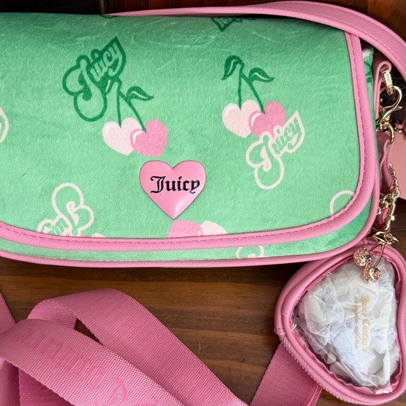 🍒Juicy Couture Exclusive🍒 RETRO JUICY CHERRY SHOULDER BAG - Picture 2 of 7